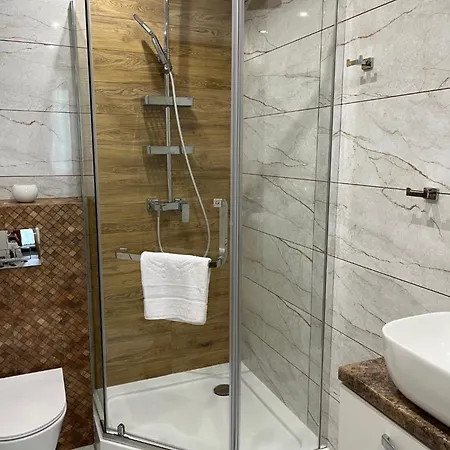 St. Cross Apartment *